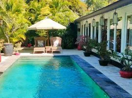 Rumah TONTON, Charming cottage in a pop-art atmosphere