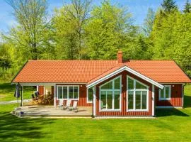 Stunning Home In Lidhult With Wifi