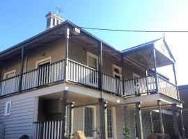 Temora House, villa in Healesville