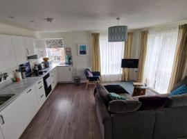 Number 10 Stunning Apartment, Fantastic Location!, three-star hotel in Exmouth