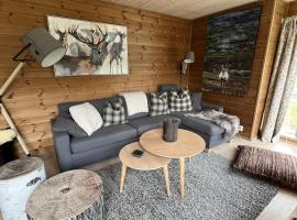 ChaletMons, stor trivelig leilighet i Myrkdalen, villa em Vossestrand