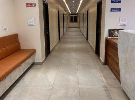 SV Banquets And Luxury Rooms, hotel v destinaci Farrukhnagar