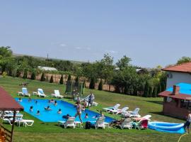 Pensiunea Paradiso, self catering accommodation in Sarinasuf