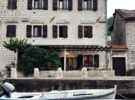 Historic Stone House on the Beachfront, Hotel in Lepetani