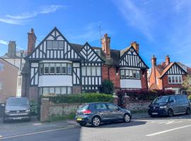 Little Chelsea Garden Flat, hotel em Eastbourne