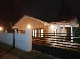 Gloria Cottage Non AC