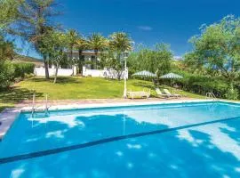 Gorgeous Home In Higuera De La Sierra