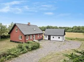 3 Bedroom Awesome Home In Østermarie