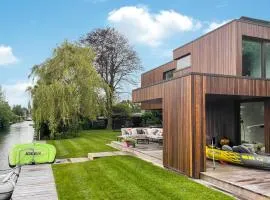 Awesome Home In Vinkeveen