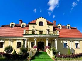 Dwór Szczepańskich, hotel v destinaci Woszczyce