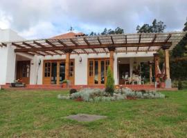 Hacienda Otavalo Country Home, hotel v destinaci Otavalo