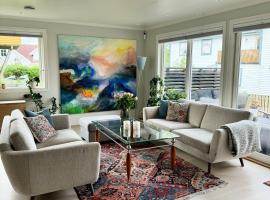 Sentrumsnær og tilbaketrukket villa!, Hotel in Bodø