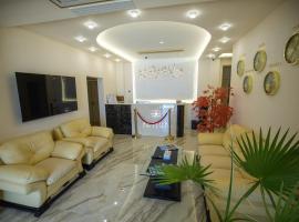 Ketrin Hotel Restaurant, hotel en Ayntʼapʼ