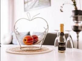 Cityapartment direkt am Hafen, hotel in Friedrichshafen