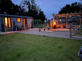 Millburn Mini Farm, готель у місті Kilwinning