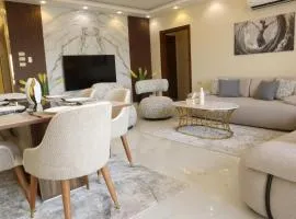 Luxurios 2 Bedrooms Apartment in Lake View Residence