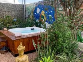 3BR, 3BA Cosmic Home Sleeps 12! With a Lux Jacuzzi