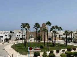 Bungalow avec salon, une chambre, et balcon avec vue sur le port à Port El Kantaoui, Sousse