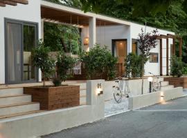Gkaras Campsite & Apartments, hotel a Leptokaryá