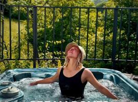 Dream Domes Luxury Glamping Tents, hotel in Gabala