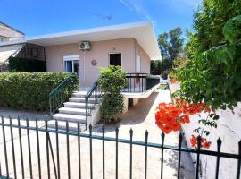 Mini-villa Central Park near the beach, hotel i Lagonisi