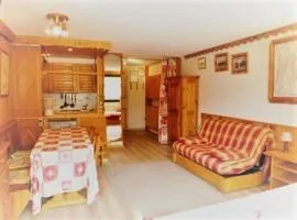 Résidence Le Palafour - Studio 5 personnes à Tignes au pied des pistes, des commerces, de l'ESF et de l'office du tourisme dans le quartier du lac. App MAE-2052