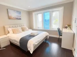 Near Skytrain and QUIET Private Bedroom Ensuite BathRM, Free Wifi & Coffee, Cozy