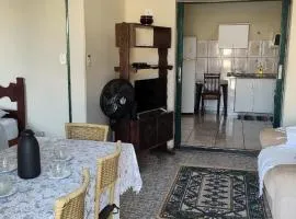 Ap com terraço, 2 quartos, wi-fi, próximo ao centro da cidade