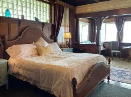 Hilo Bay Oceanfront Bed and Breakfast