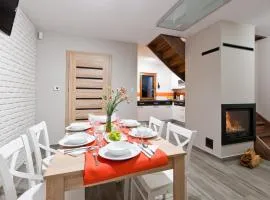 BIESZCZADZKI RAJ Komfortowe domy nad samym Jeziorem Solińskim - Sauna Basen wakacyjny