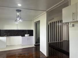 Large 3bdr Holiday Home Great Location Labasa Jumanzuls Abode, apartmán v Labase