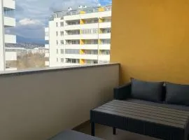 Lux Hill Skyline - Free Private PARKING