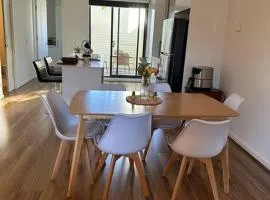 Cozy Townhouse in Werribee centre