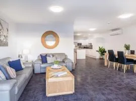 Mollymook Luxury Beachfront Apartment 3