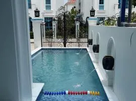 Spacious 6BR Villa Near Beach