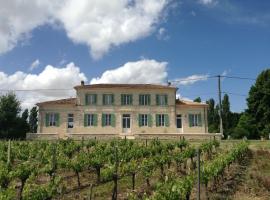 Gites Gayet, vacation home in Saint-Androny