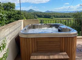 Le Mas du Rochet - Gîte à la campagne avec spa privé - 2 à 4 pers, Hotel in Mirmande