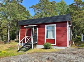 6 person holiday home in Djurhamn, hotel v destinaci Djurhamn