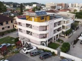 Vukli Apartments