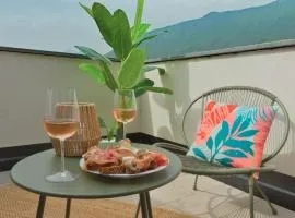 PENTHOUSE ISEO LAKE VIEW - Free Wi-Fi and Private Parking Included