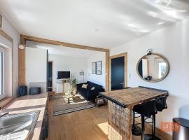 Le 8000 - Proche plage Wimereux, hotel a Wimille