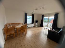 Monteurwohnung nähe Spielplatz, 3 Schlafzimmer, ξενοδοχείο σε Freyung