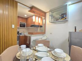 Compostela Guest House with Car Park, Wifi, Netflix, hotel in Compostela