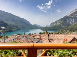 Hotel Lory - Molveno - Dolomiti, hotel v destinaci Molveno