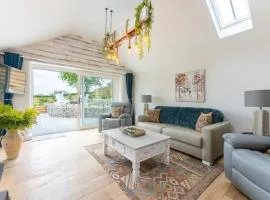 The Cow Stalls - Stunning Farmhouse with Wonderful Views and Garden - Close to Corfe Castle