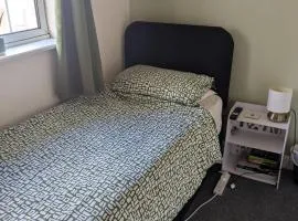 Small but bright single room not far from City Centre