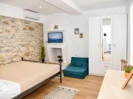 Captain theo apartment Annoula