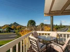5 o'clock Somewhere - Tairua Holiday Home