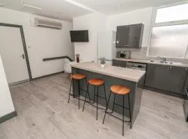 Beautiful 2 Bedroom Apartment in Fleetwood