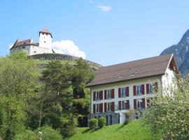 G&auml;stehaus Gutenberg - Self-Check-in, B&B in Balzers